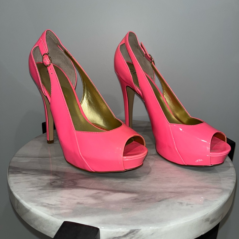 GUESS pink pumps  size 9.5